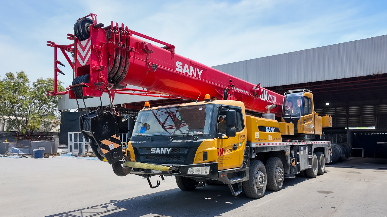 GRUA 60 TON SCT600T5